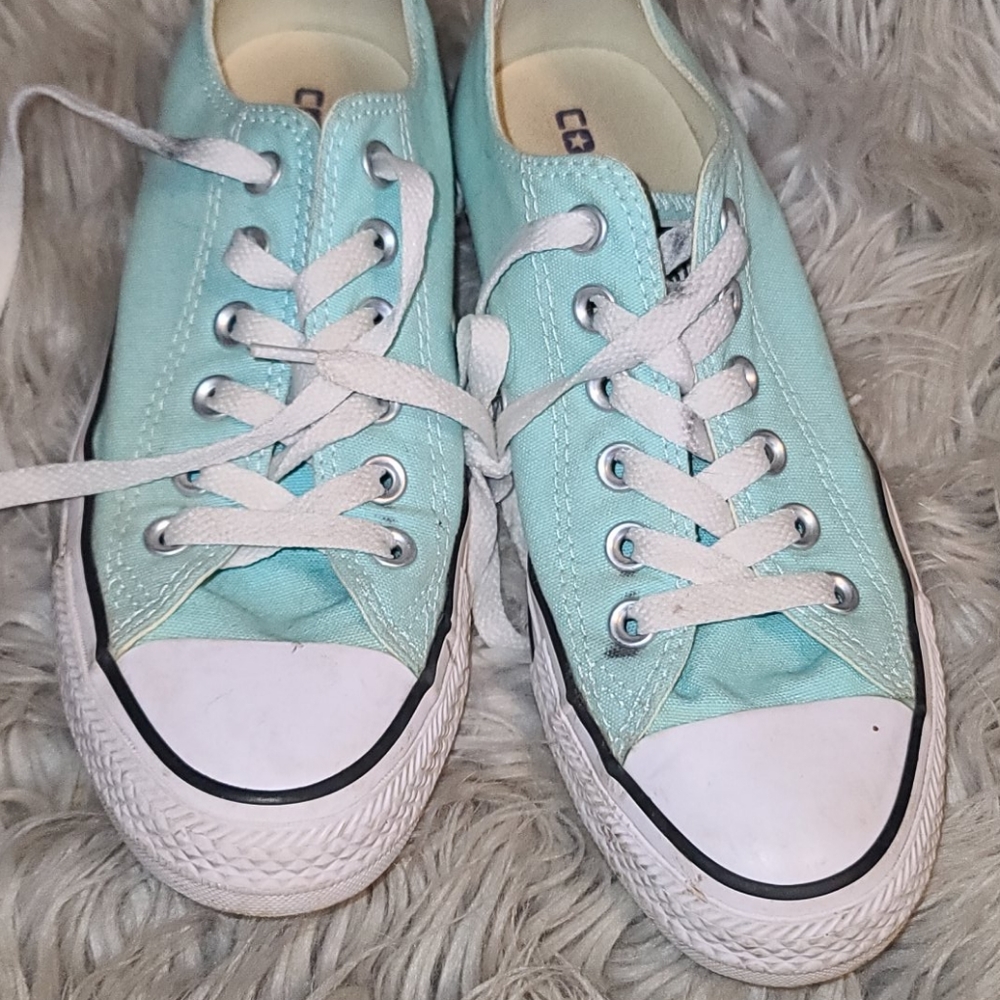 Shoes - Picture 2 of 4